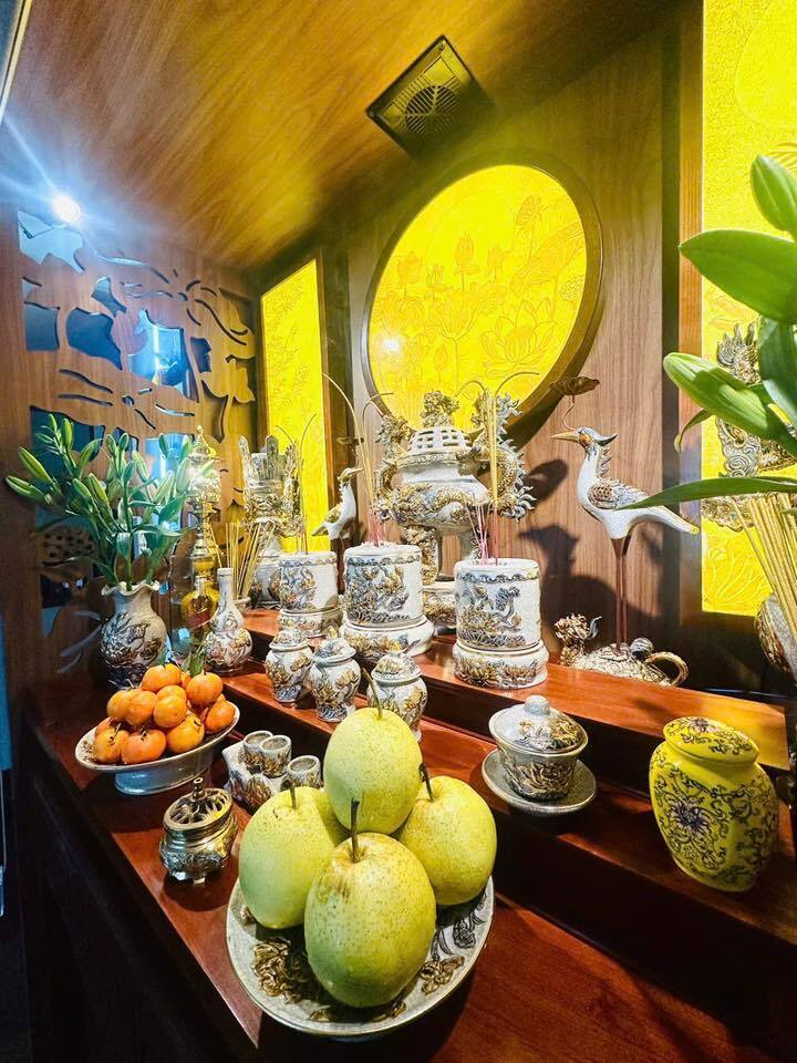 Vị trí đặt 3 hũ gạo, muối, nước trên bàn thờ để cả năm no đủ, tiền vào khôngngừng